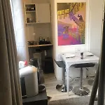 Studio Cosy Parking Prive 300M Petite Venise 公寓